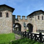 02-25 | Limes Kaiser Augustus erstrebte eine Grenze des Imperium Romanum an Elbe und Donau. Im Teutoburger Wald («Als die Römer frech geworden…») setzte der germanische Stamm der Cherkuser diesem Traum 9 n.Chr. ein Ende